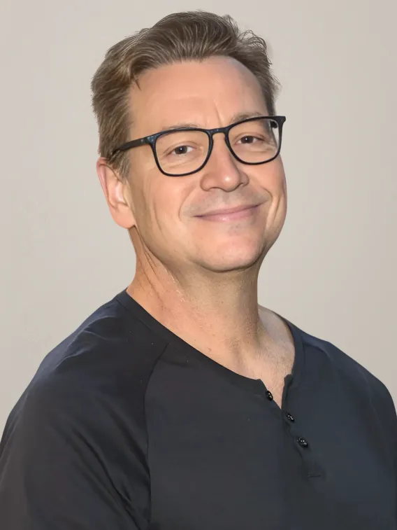 Eric Leeper Headshot