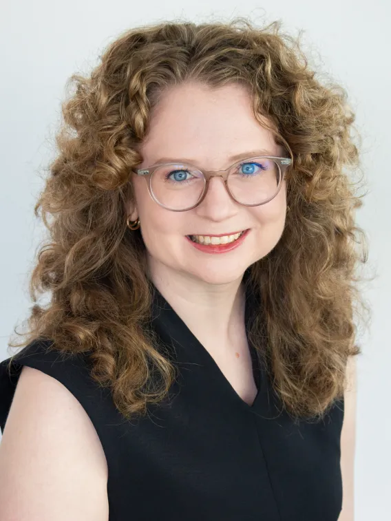 Kristen Collins Headshot