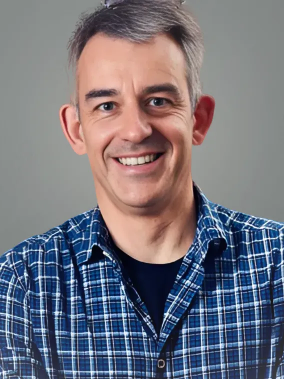 Paul Lewis Headshot