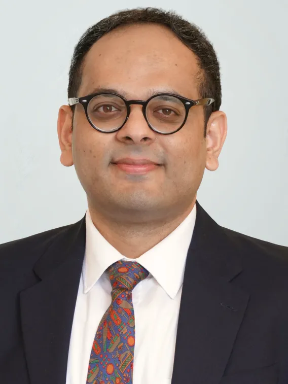 Shreyas Narla Headshot