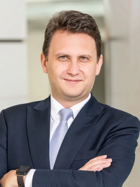 Filip Jolevski Headshot