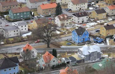 city-2719510_1920-min.jpg
