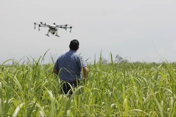 drone-2734228_1920_1-min.jpg