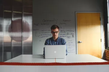 entrepreneur-brainstorm-computer.jpg