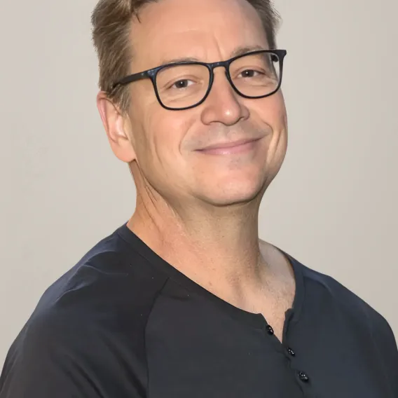Eric Leeper Headshot