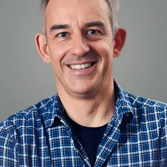 Paul Lewis Headshot